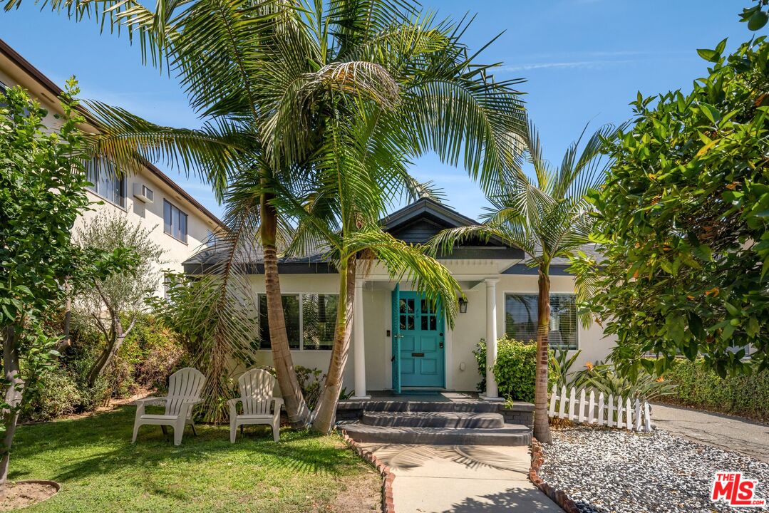 1154 N Ogden Dr — photo