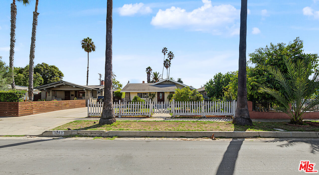 154 S Hobart Blvd — photo