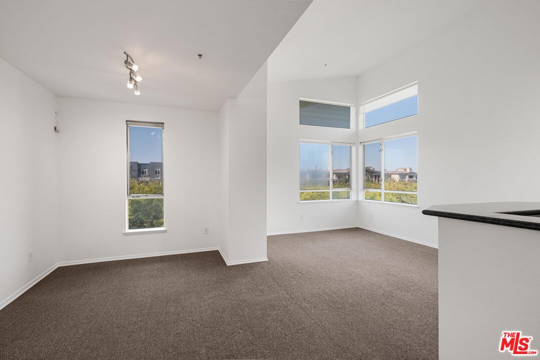 6400 Crescent Park 424 — photo