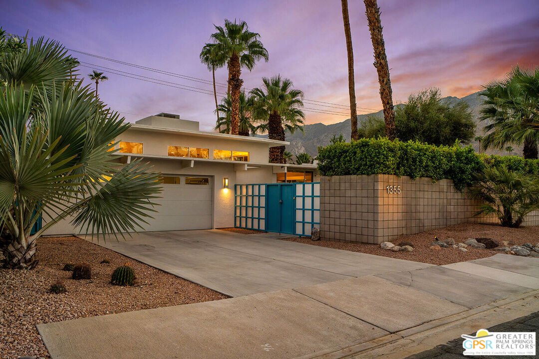 1355 E Sunny Dunes Rd — photo