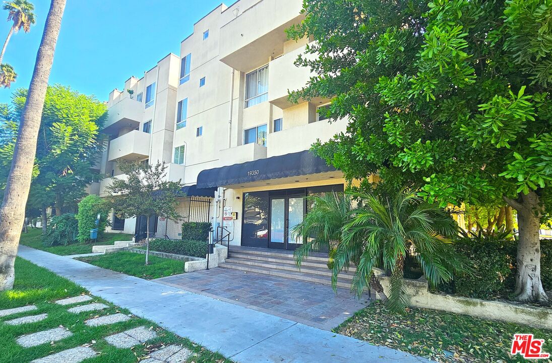 19350 Sherman Way Unit 325 — photo