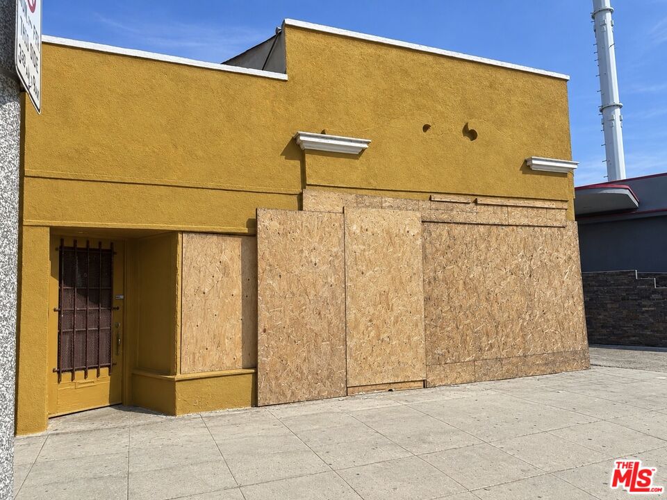 8440 Crenshaw Blvd — photo