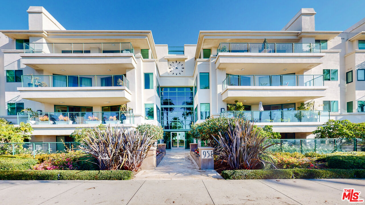 951 Ocean Ave 102 — photo