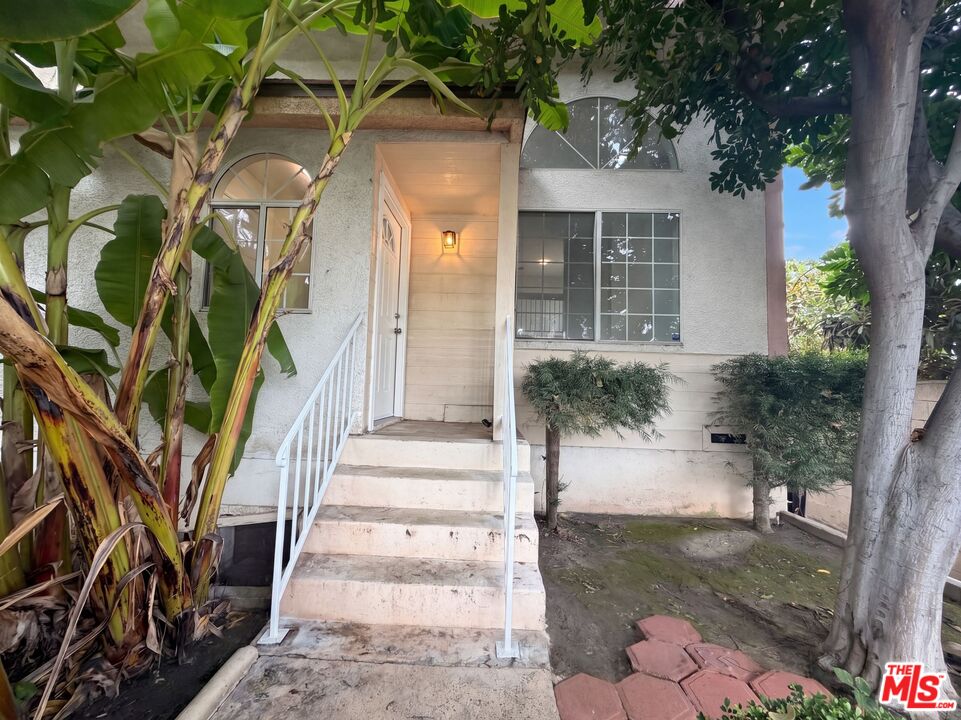 12032 Orange St — photo