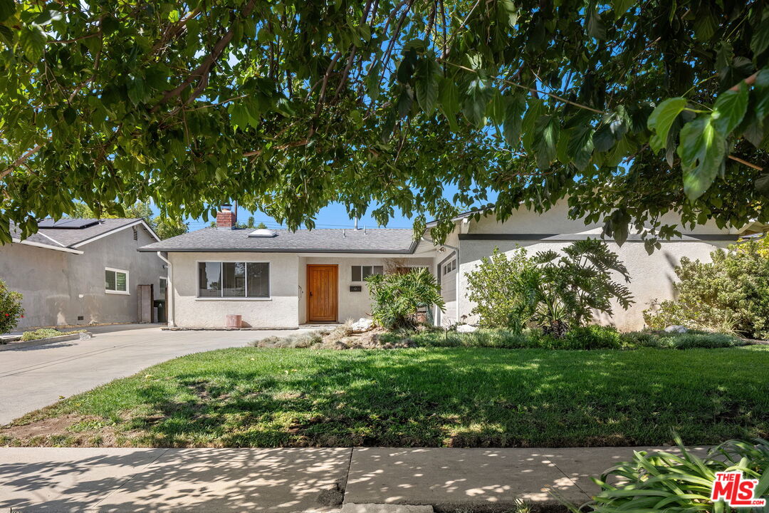 22521 Haynes St — photo