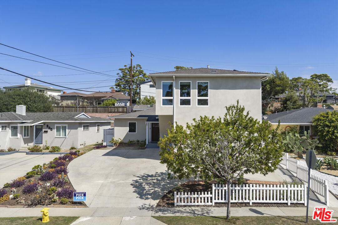 828 Mccarthy Ct — photo