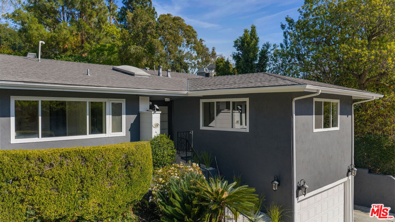 126 N Thurston Ave — photo