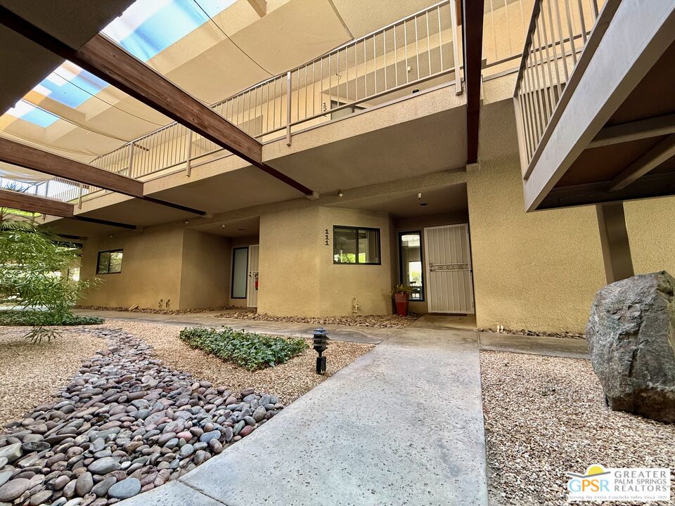 255 S Avenida Caballeros 111 — photo