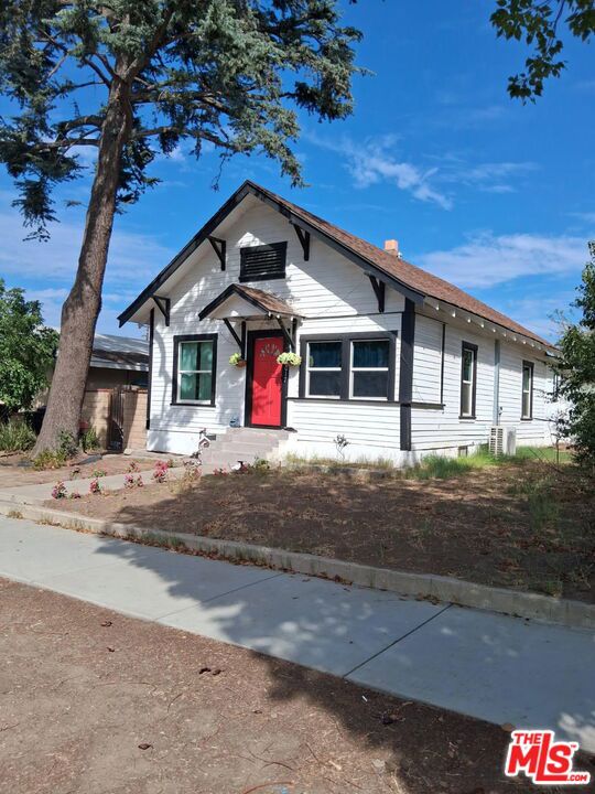 1017 S Washburn Avenue — photo