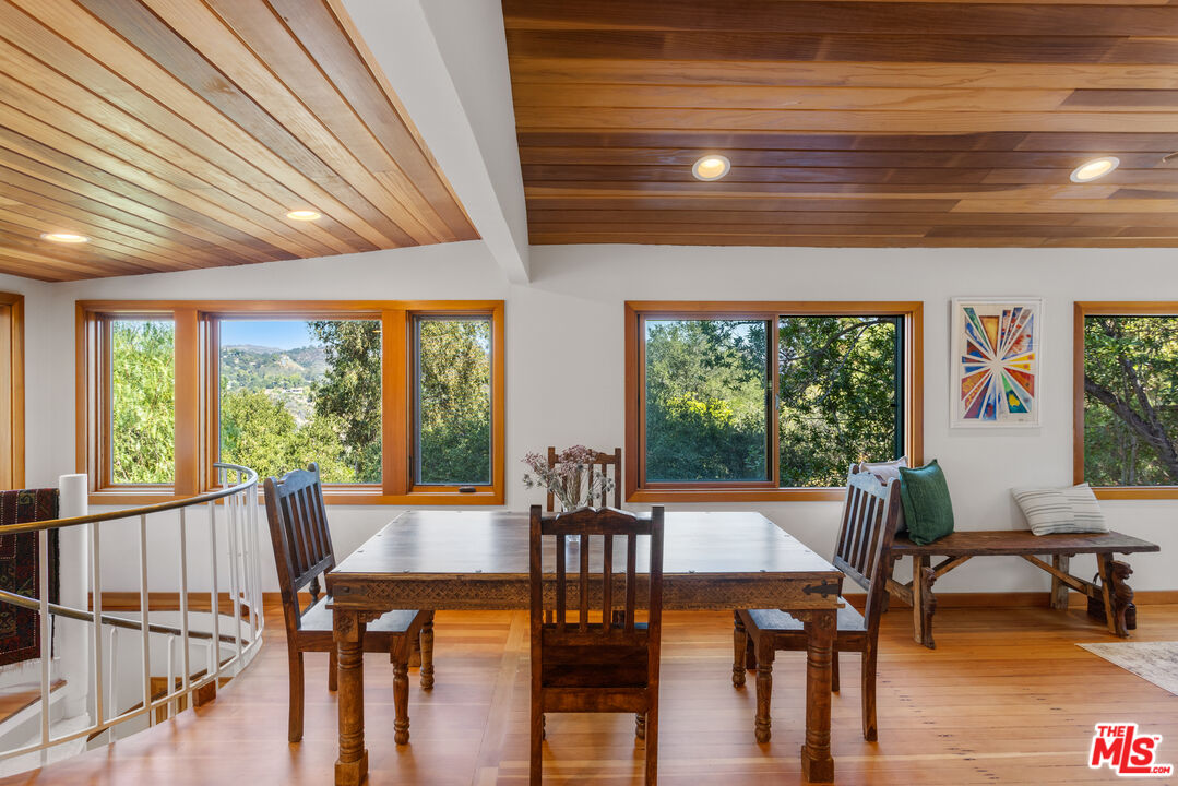 1239 Fernwood Pacific Dr — photo