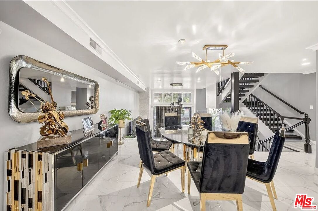5305 White Oak Ave Unit F — photo