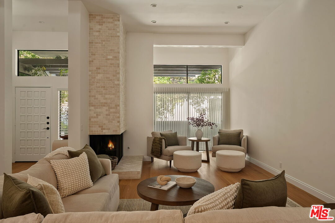 1554 Michael Ln — photo