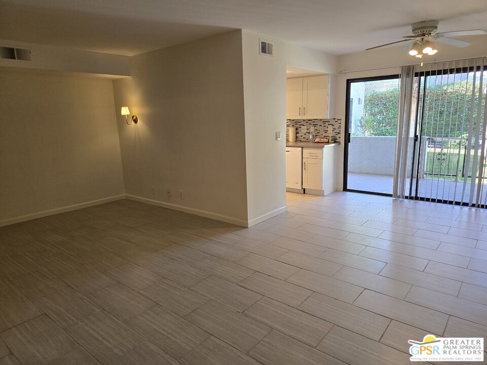 5301 E Waverly Dr Unit 219 — photo