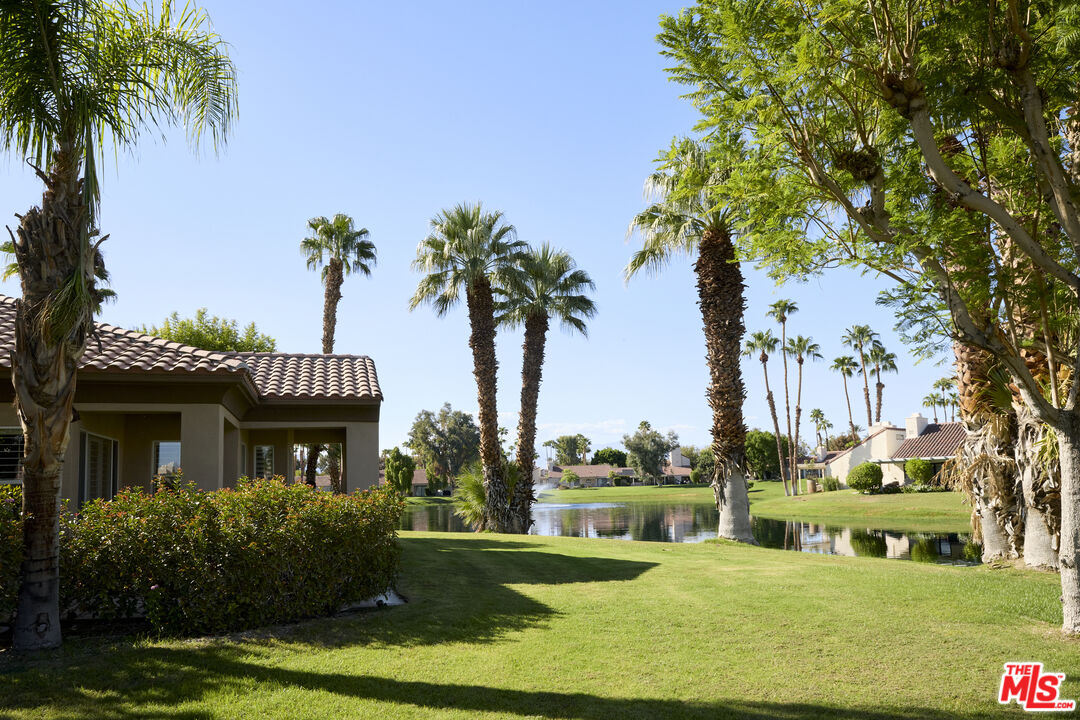 10 Wimbledon Cir — photo