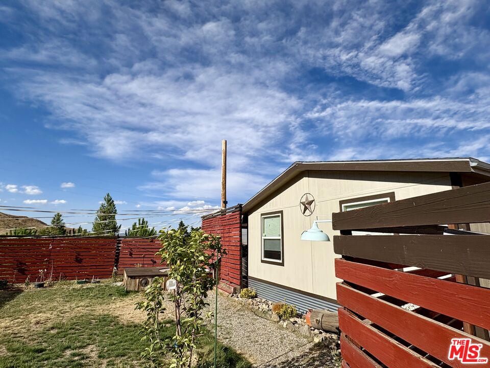 17111 Tehachapi Willow Springs — photo