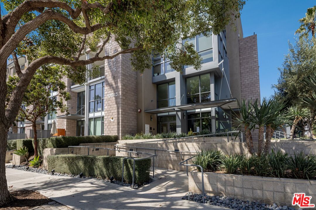 13045 Pacific Prome 117 — photo
