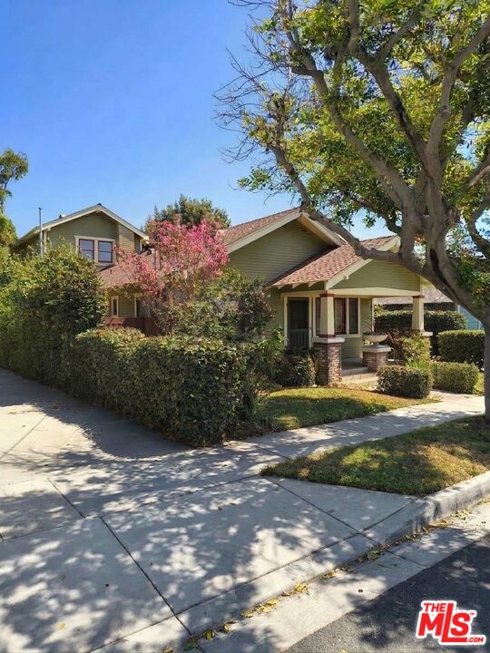 1382 Belmont Ave — photo