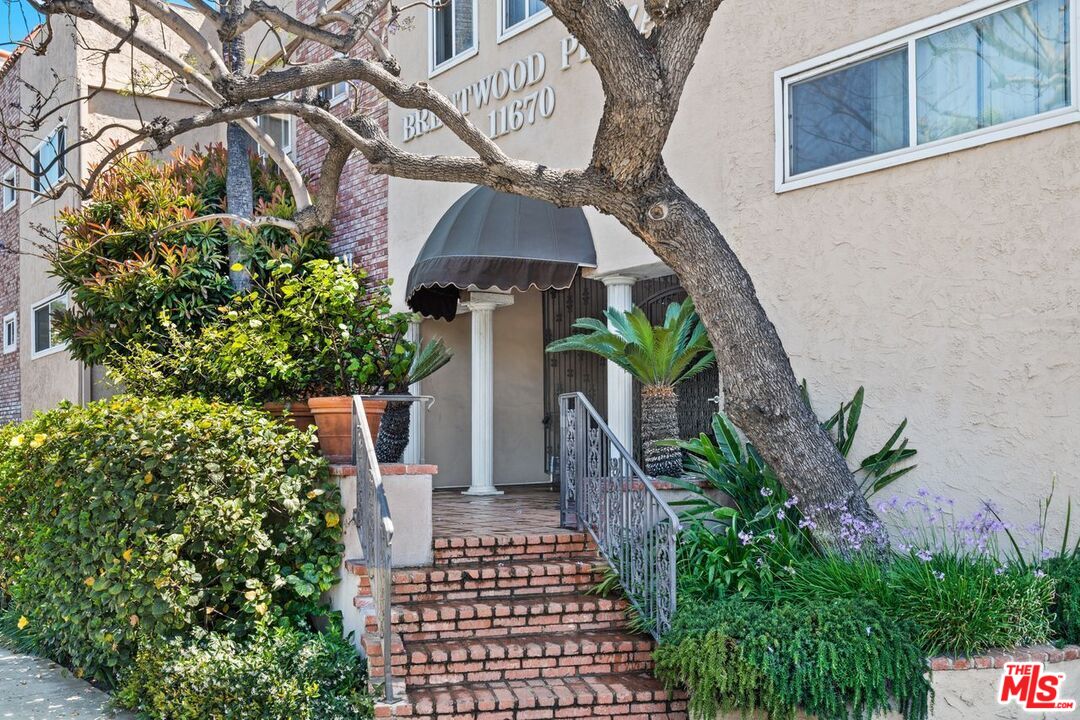 11670 W Sunset Blvd Unit 109 — photo