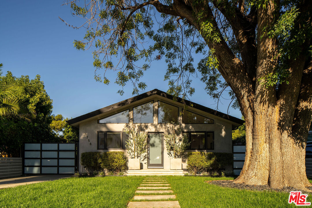 3758 Barry Ave — photo