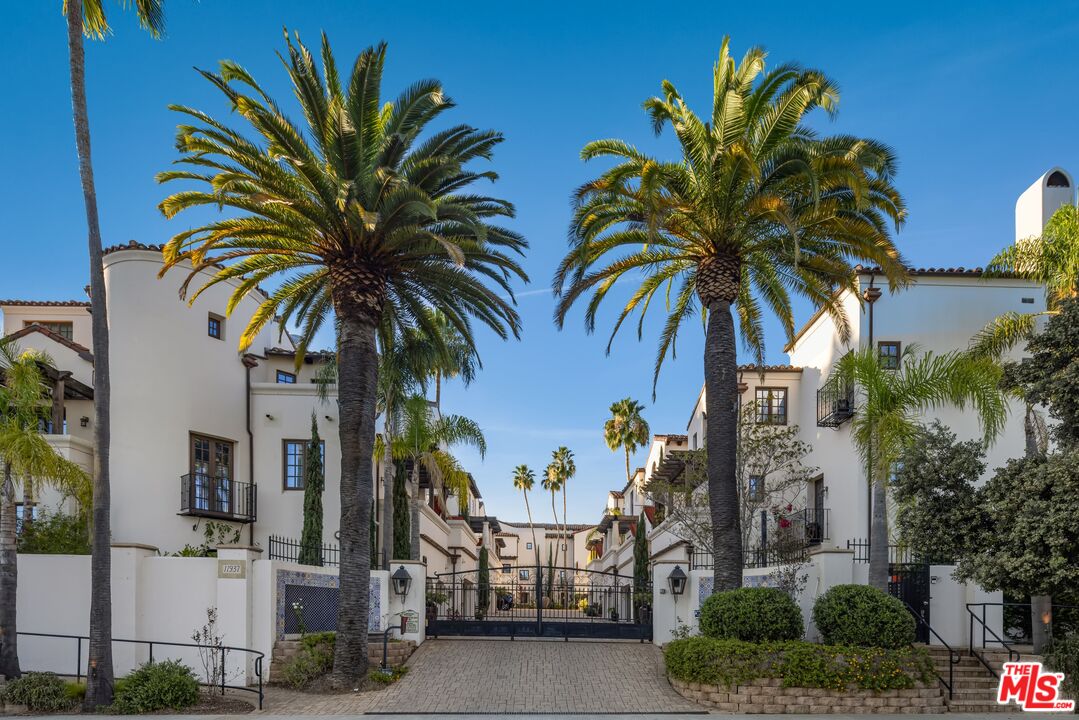 11937 W Sunset Blvd Unit 4 — photo