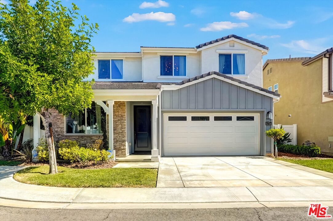 6754 Rhea Ct — photo