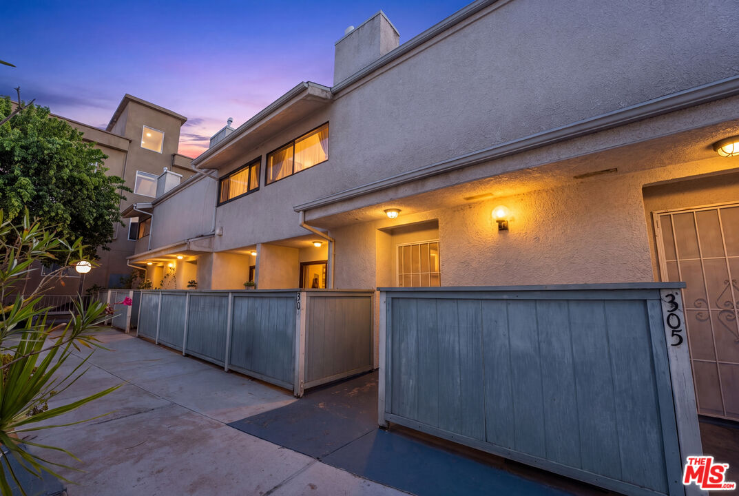 7869 Ventura Canyon Ave Unit 306 — photo