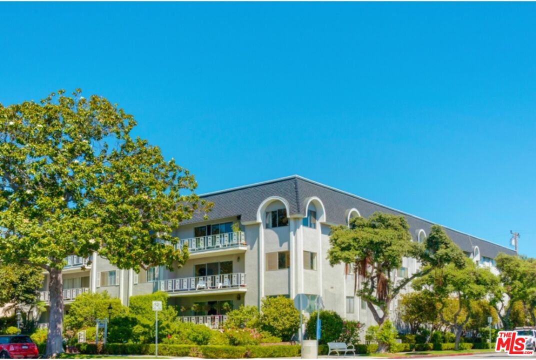 404 San Vicente Blvd Unit 28 — photo