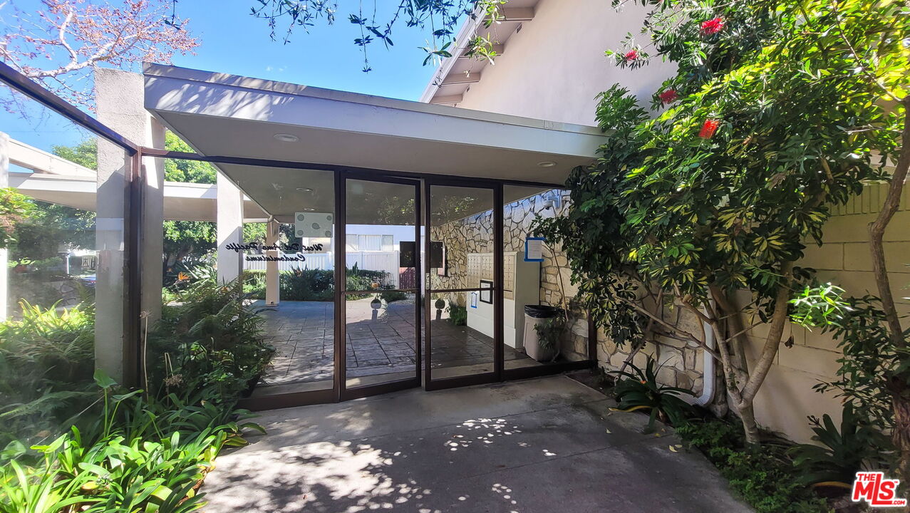 3220 Merrill Dr Unit 18 — photo