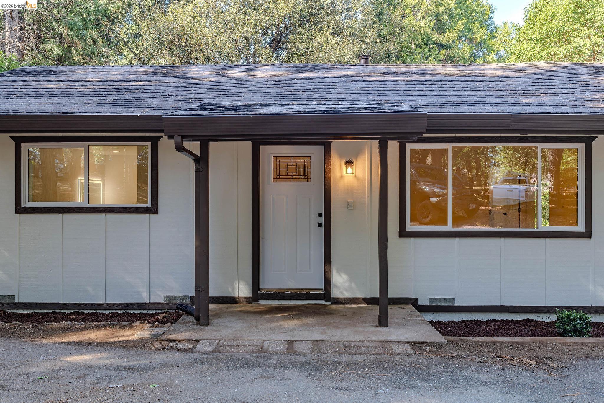 23656 Lightning Ln — photo