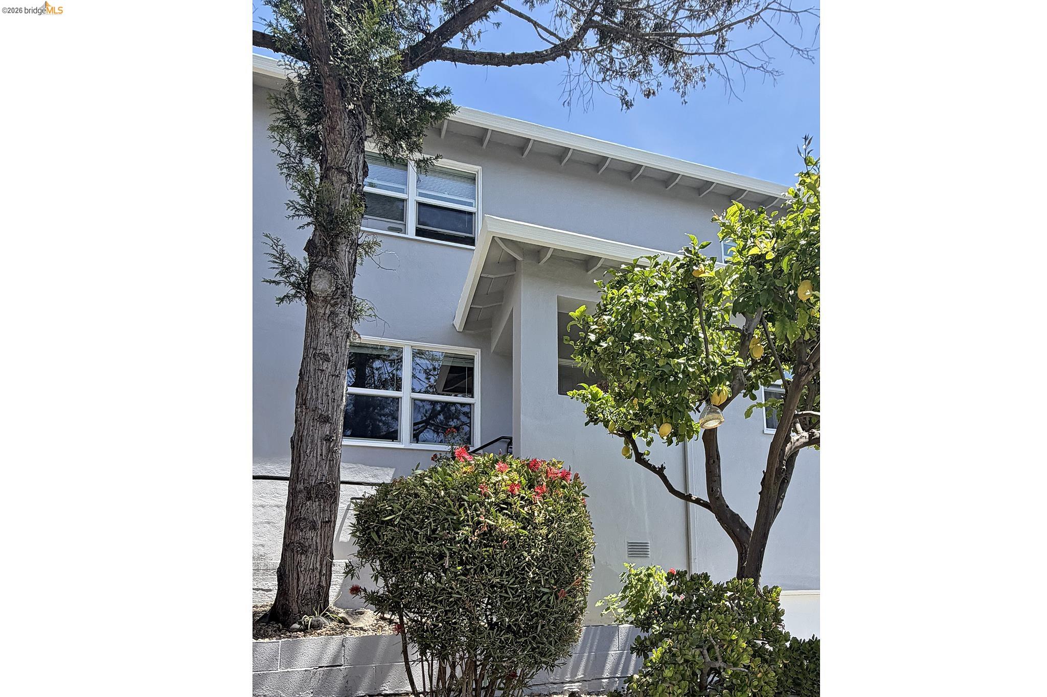 1825 Highland Pl 1821 — photo