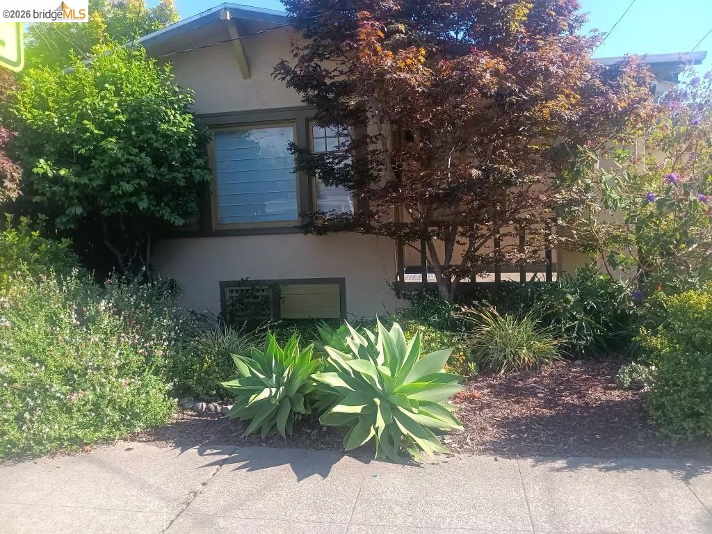 915 39th St — photo