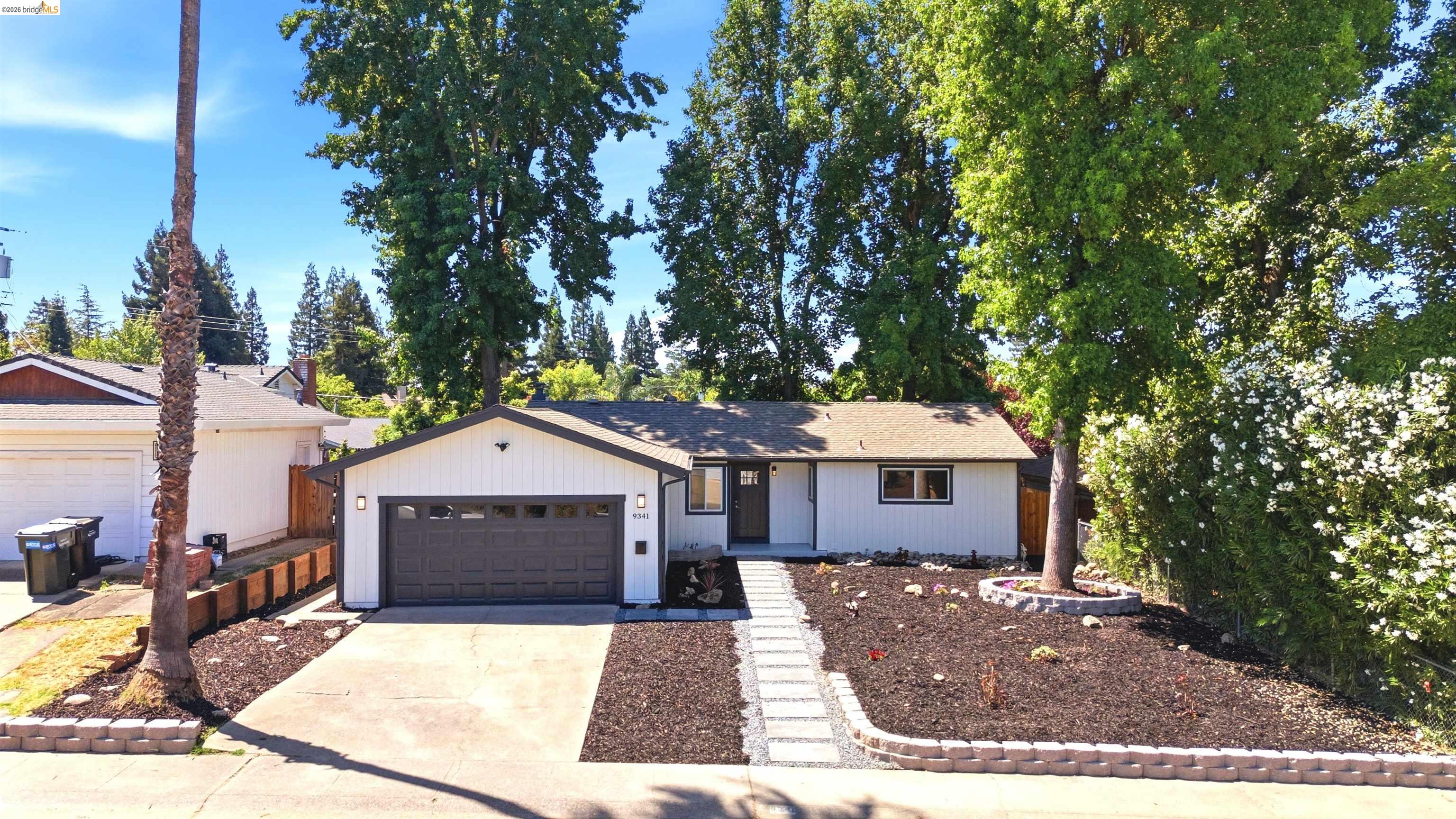 9341 Castlemont Cir — photo