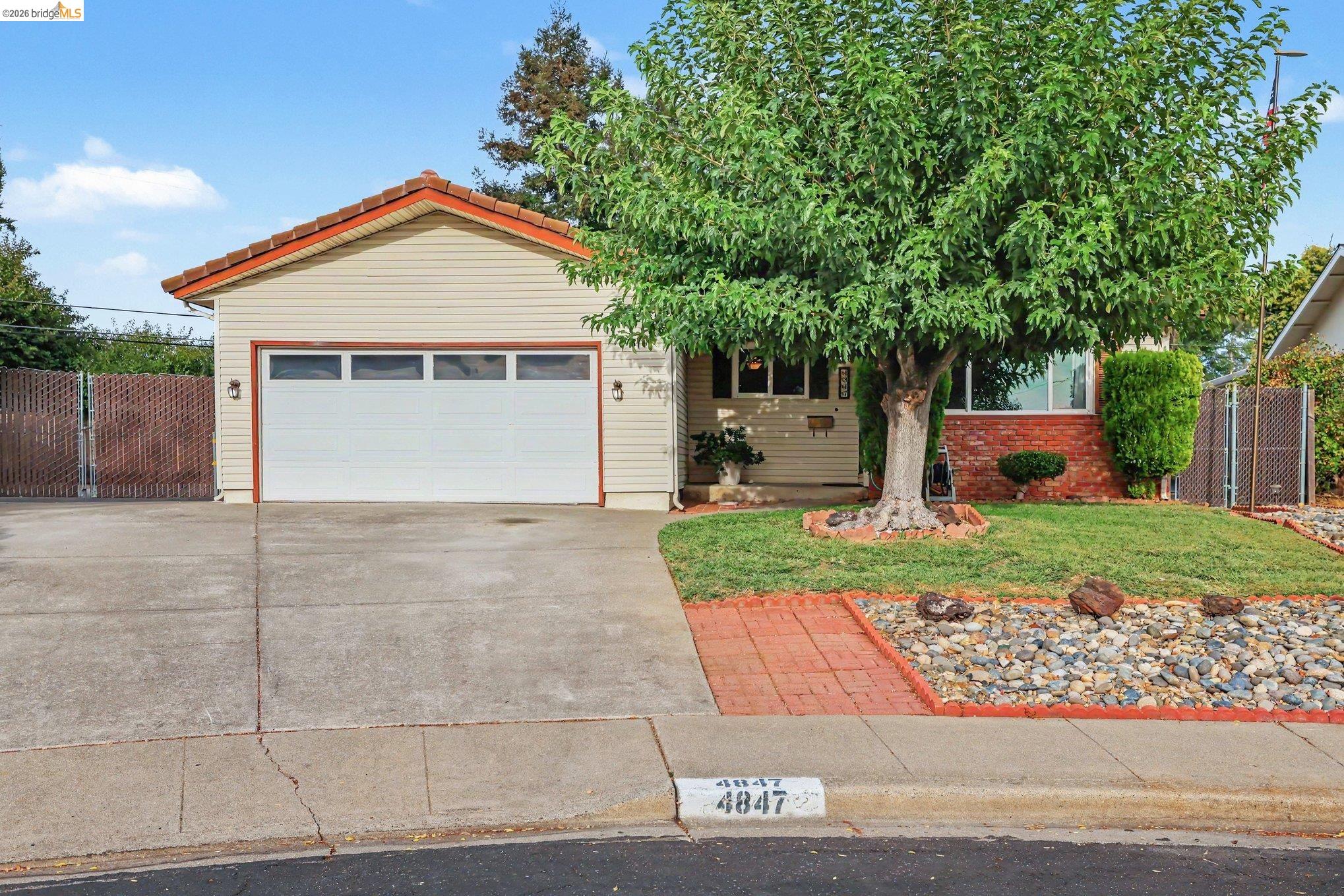 4847 Beckham Ct — photo