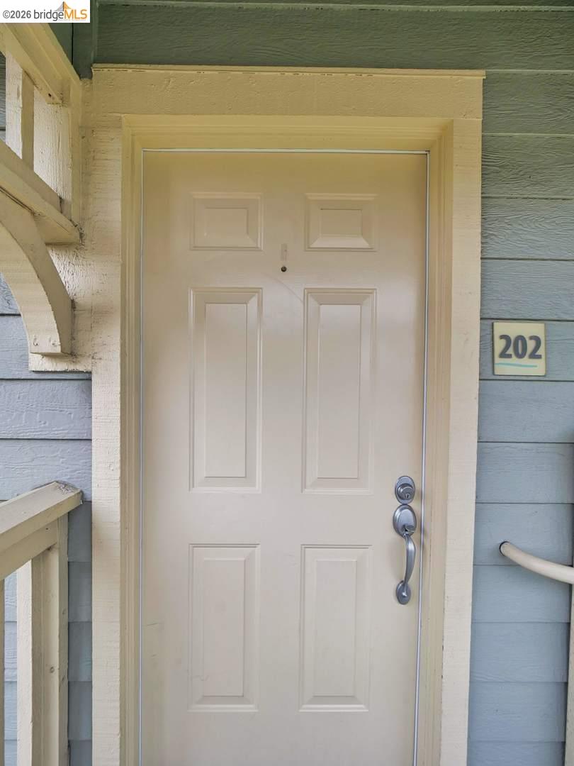 202 Shoreline Ct — photo