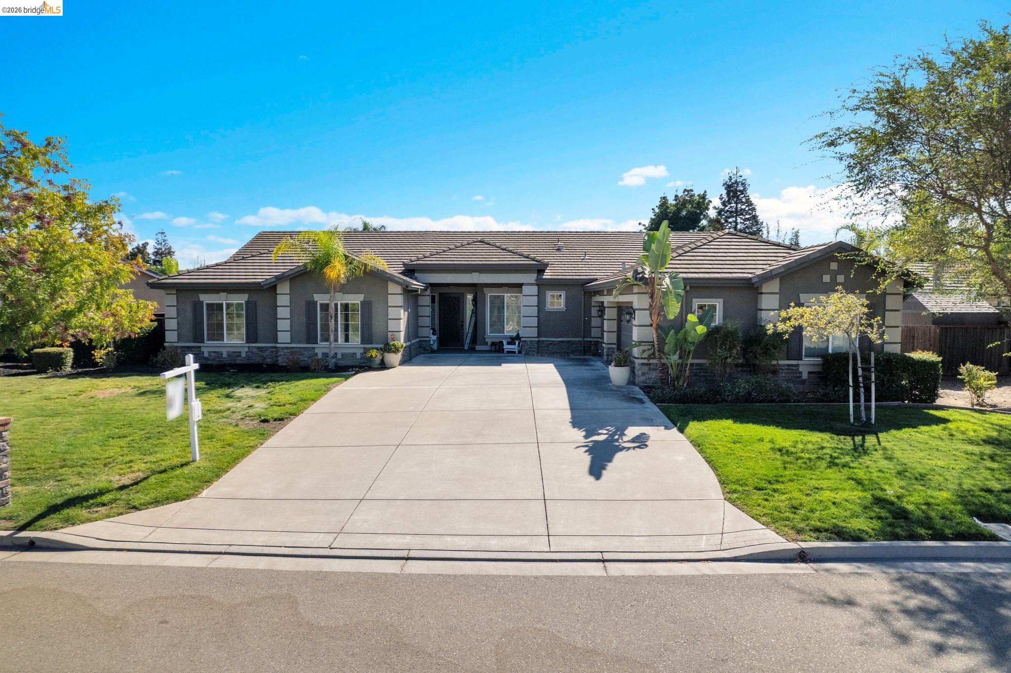 493 Quail Glen Dr — photo