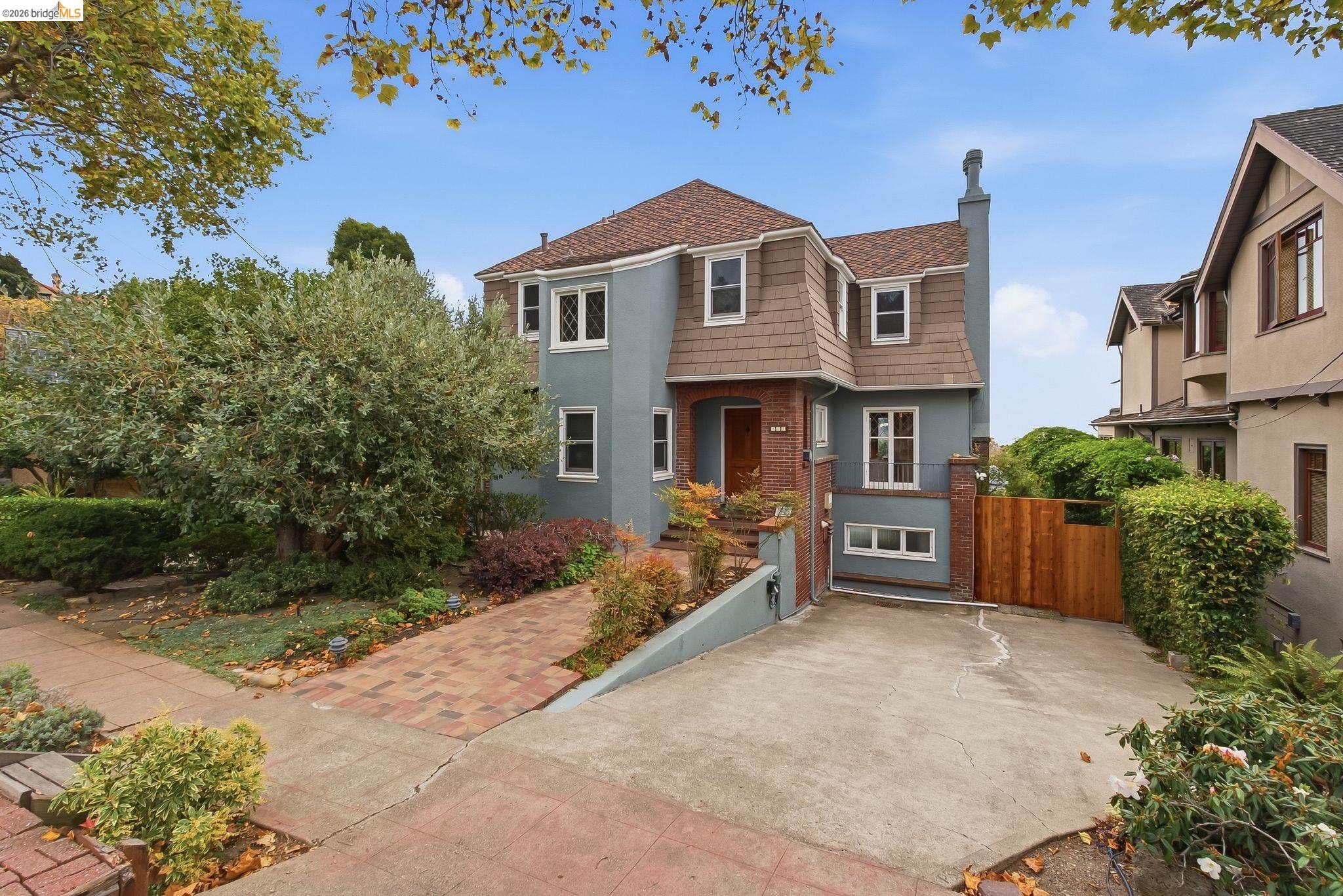 824 Oxford St — photo
