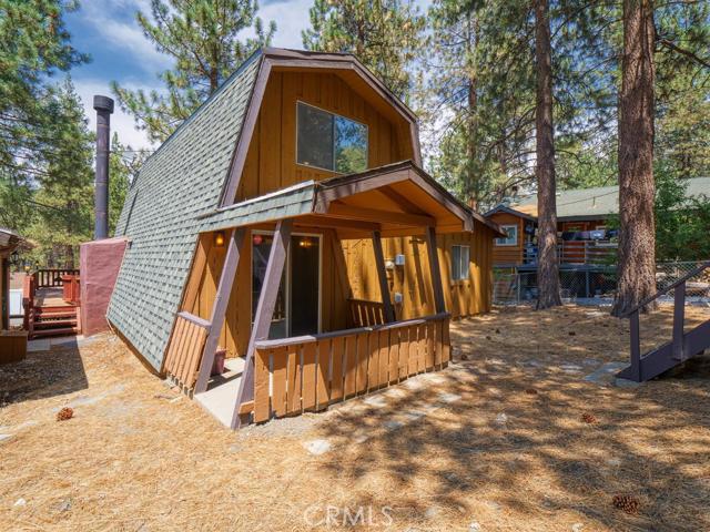 445 Bobolink Drive — photo