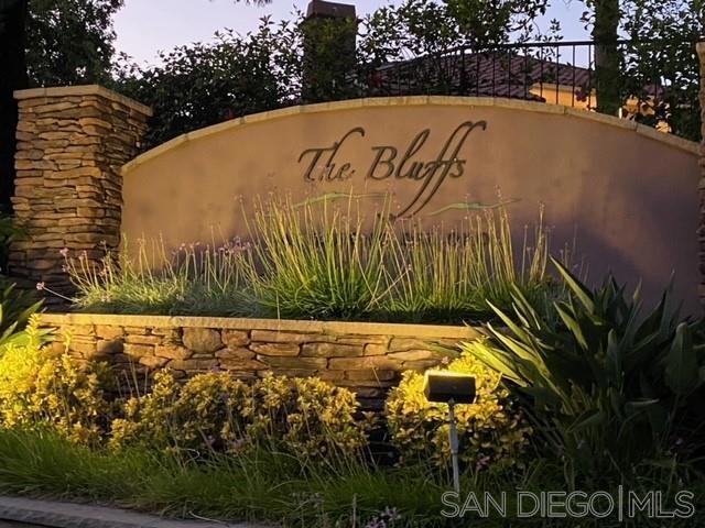 302 Sea Cliff Way — photo