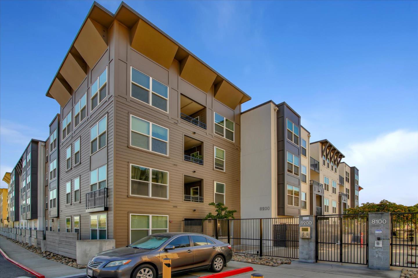 8200 Oceanview Ter 211 — photo