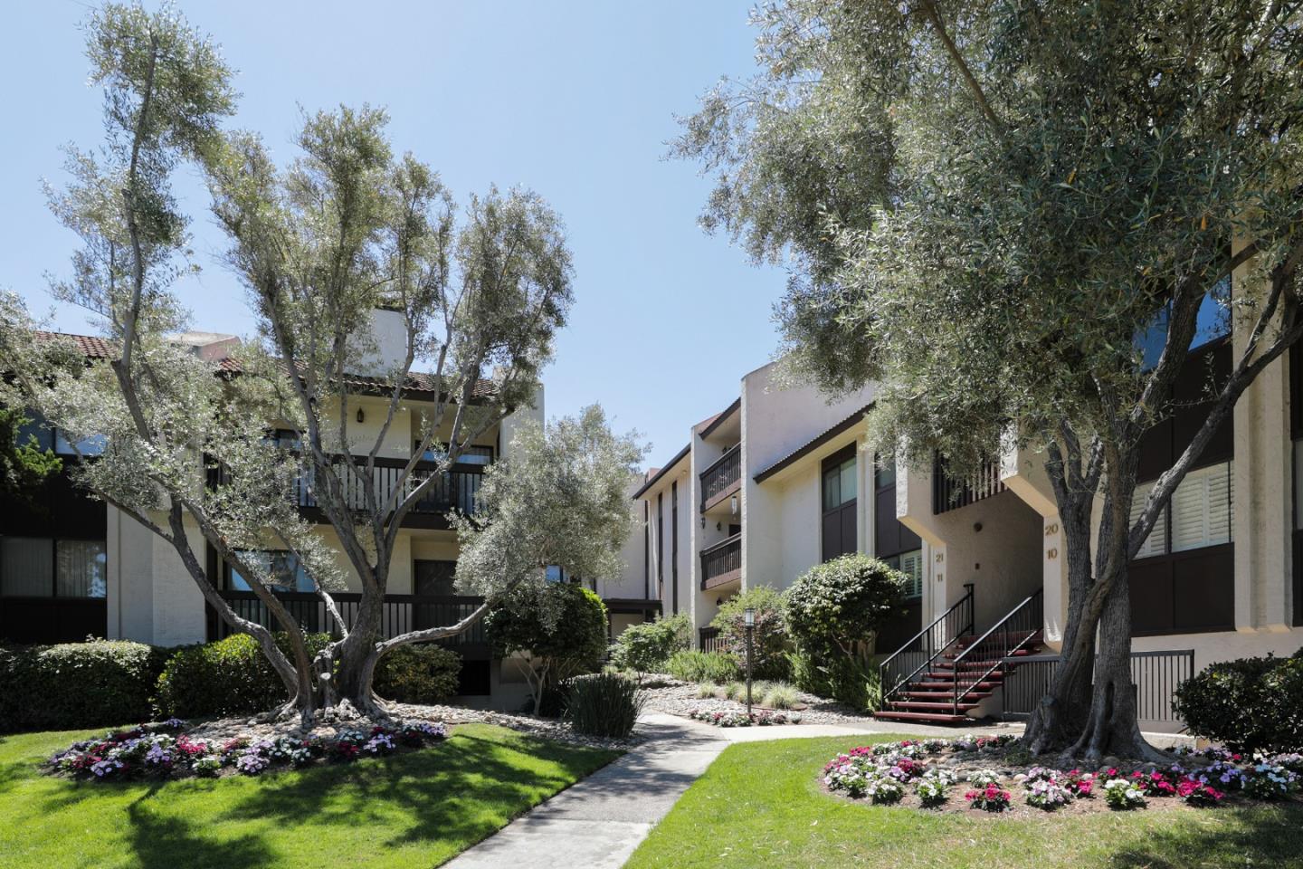 226 W Edith Ave 20 — photo