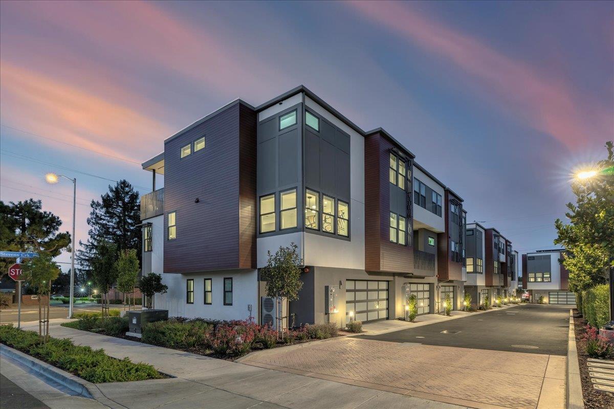 22540 Stevens Creek Blvd — photo