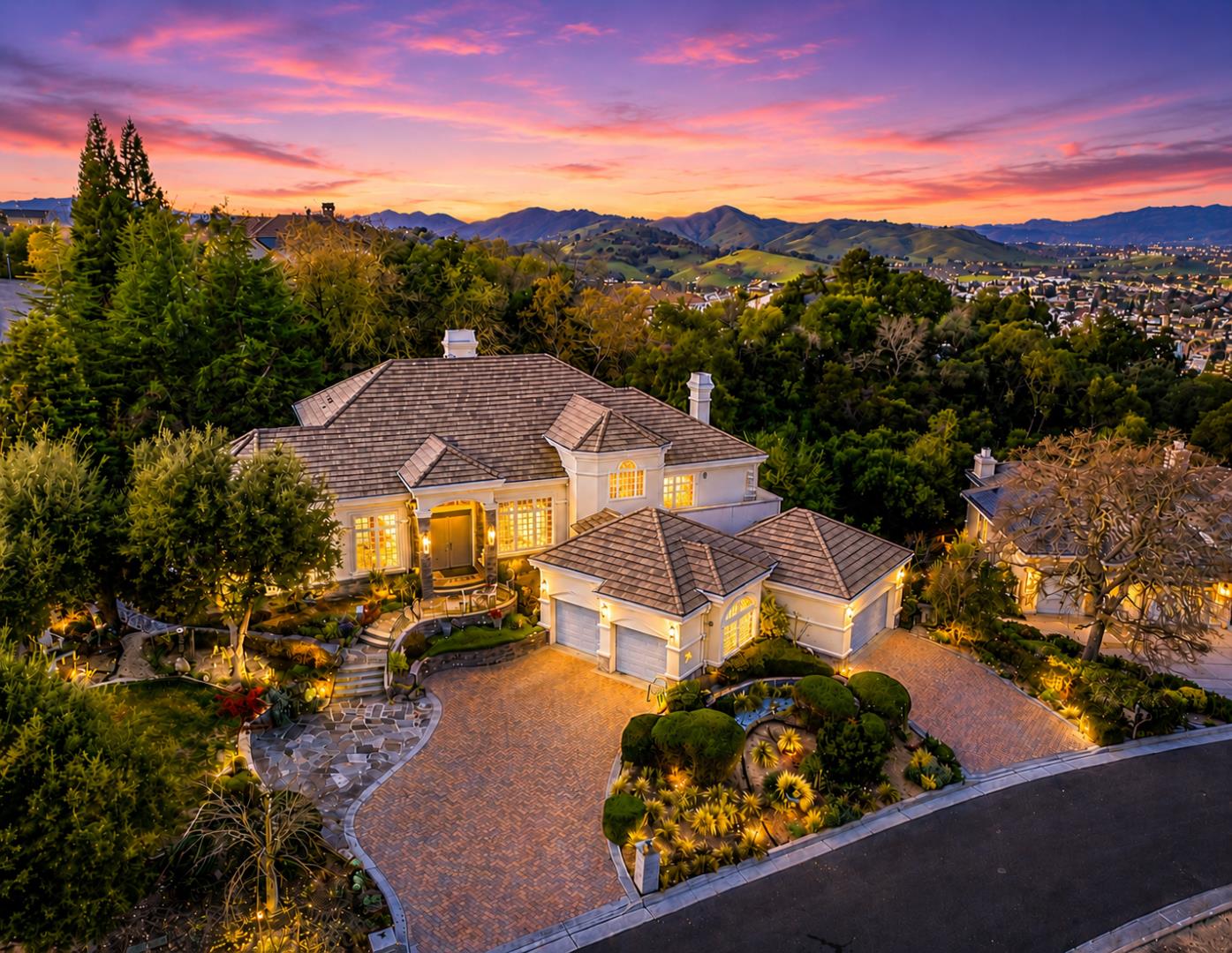 8451 Goldenrod Cir — photo
