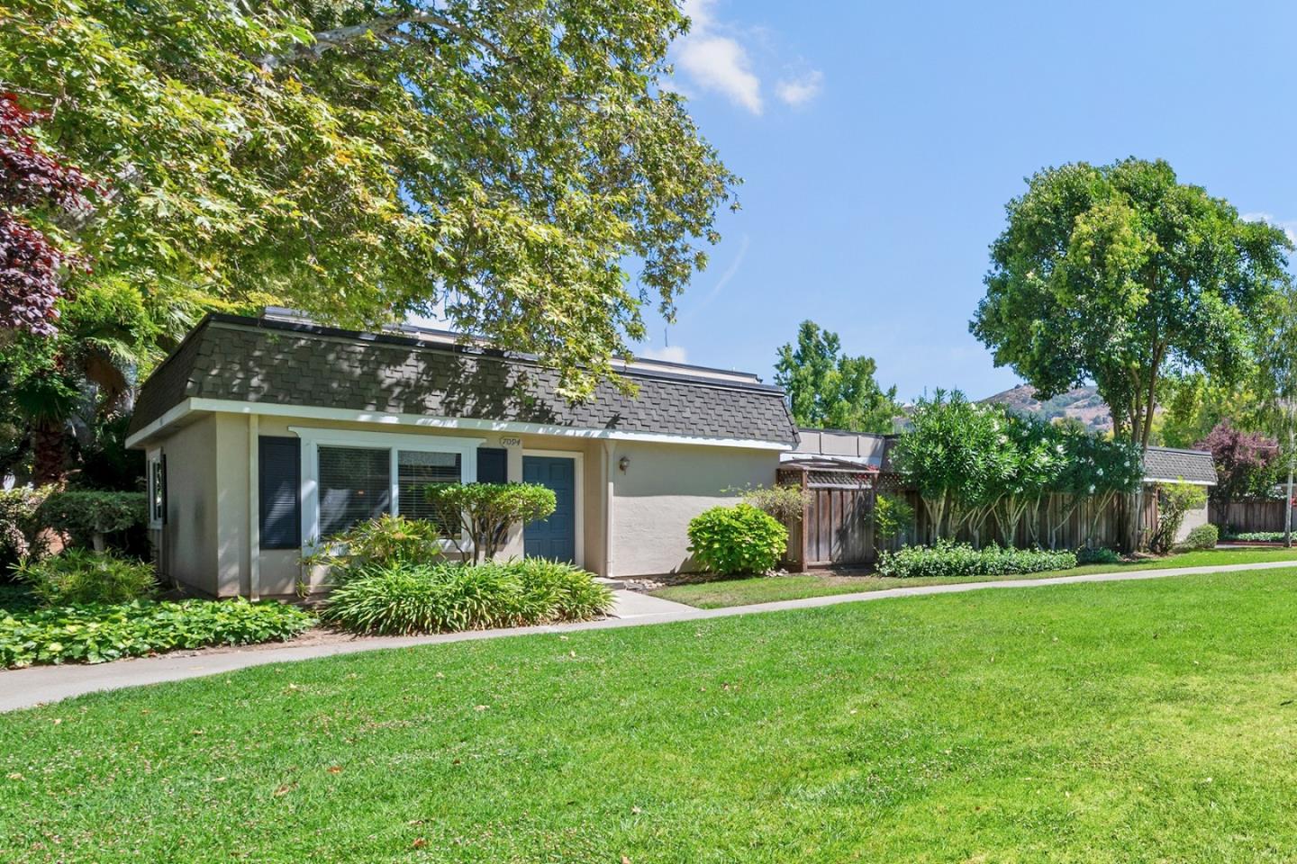 7094 Indian Wells Ct — photo
