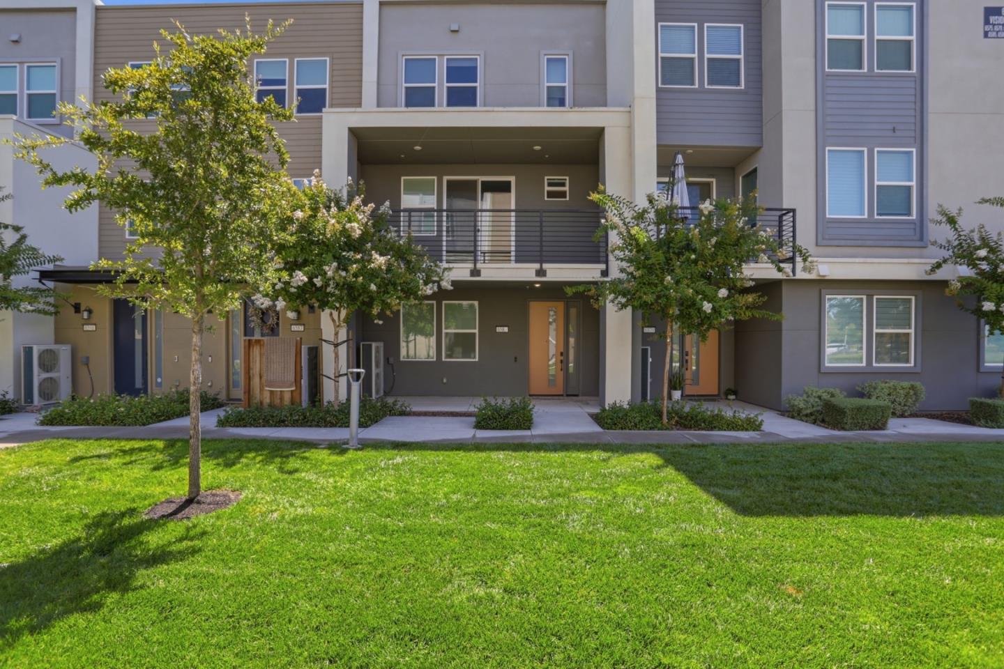6583 Vision Ct — photo