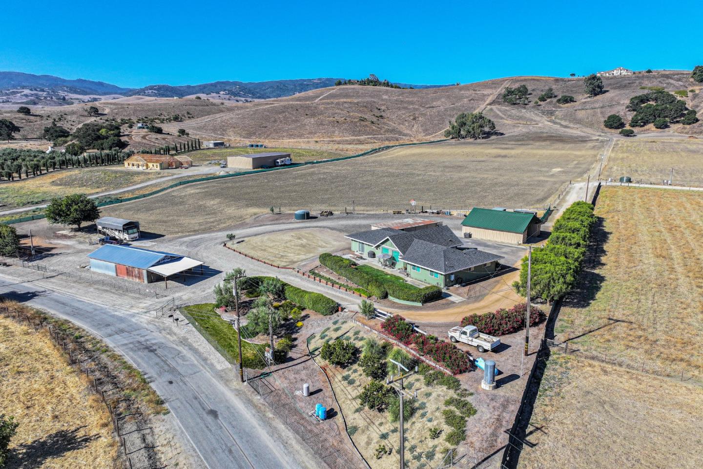 991 Riverside Rd, Hollister, CA 95023 — photo 2