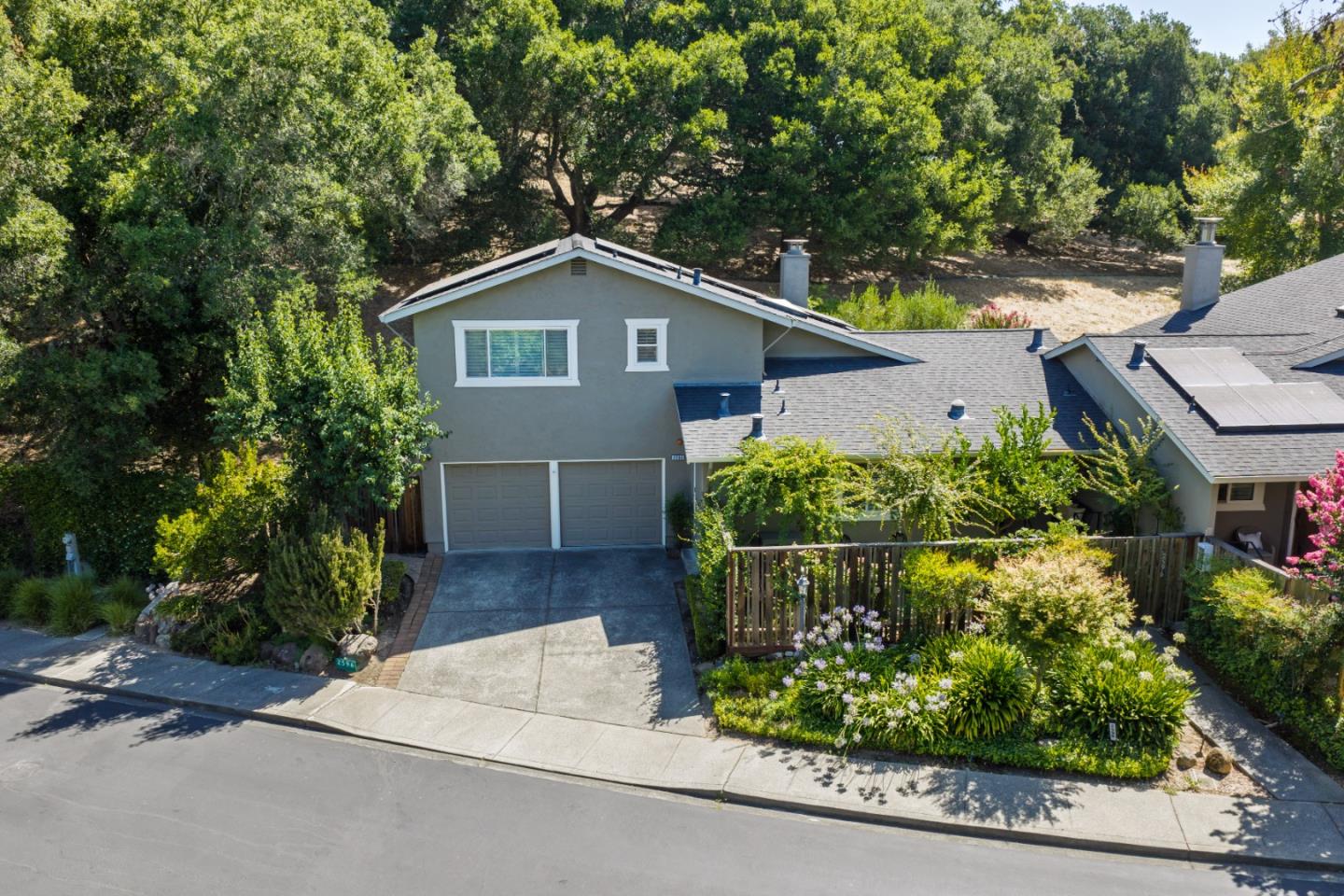 2596 Hidden Valley Ln — photo