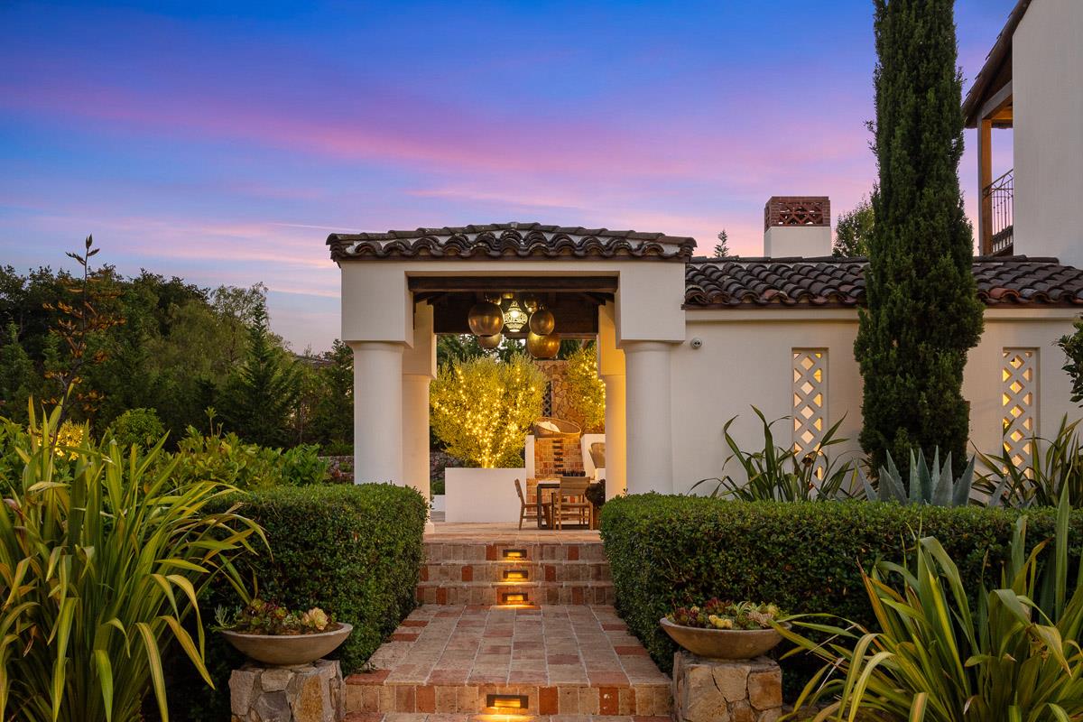 810 LOMBARDI LN — photo 3