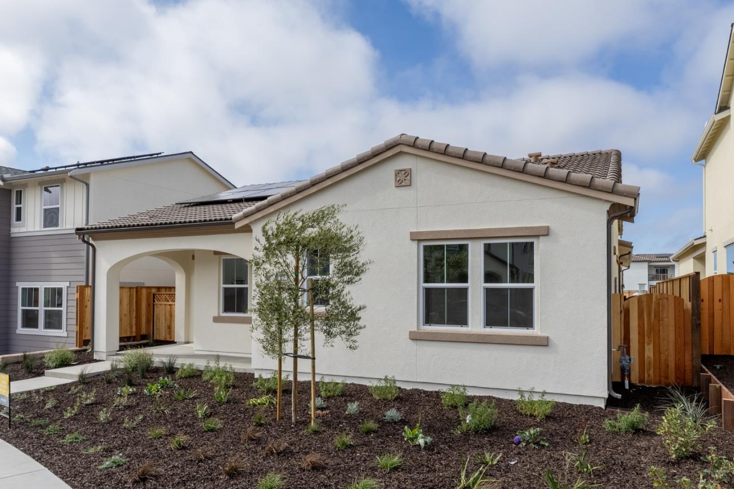 627 Santa Lucia Way — photo