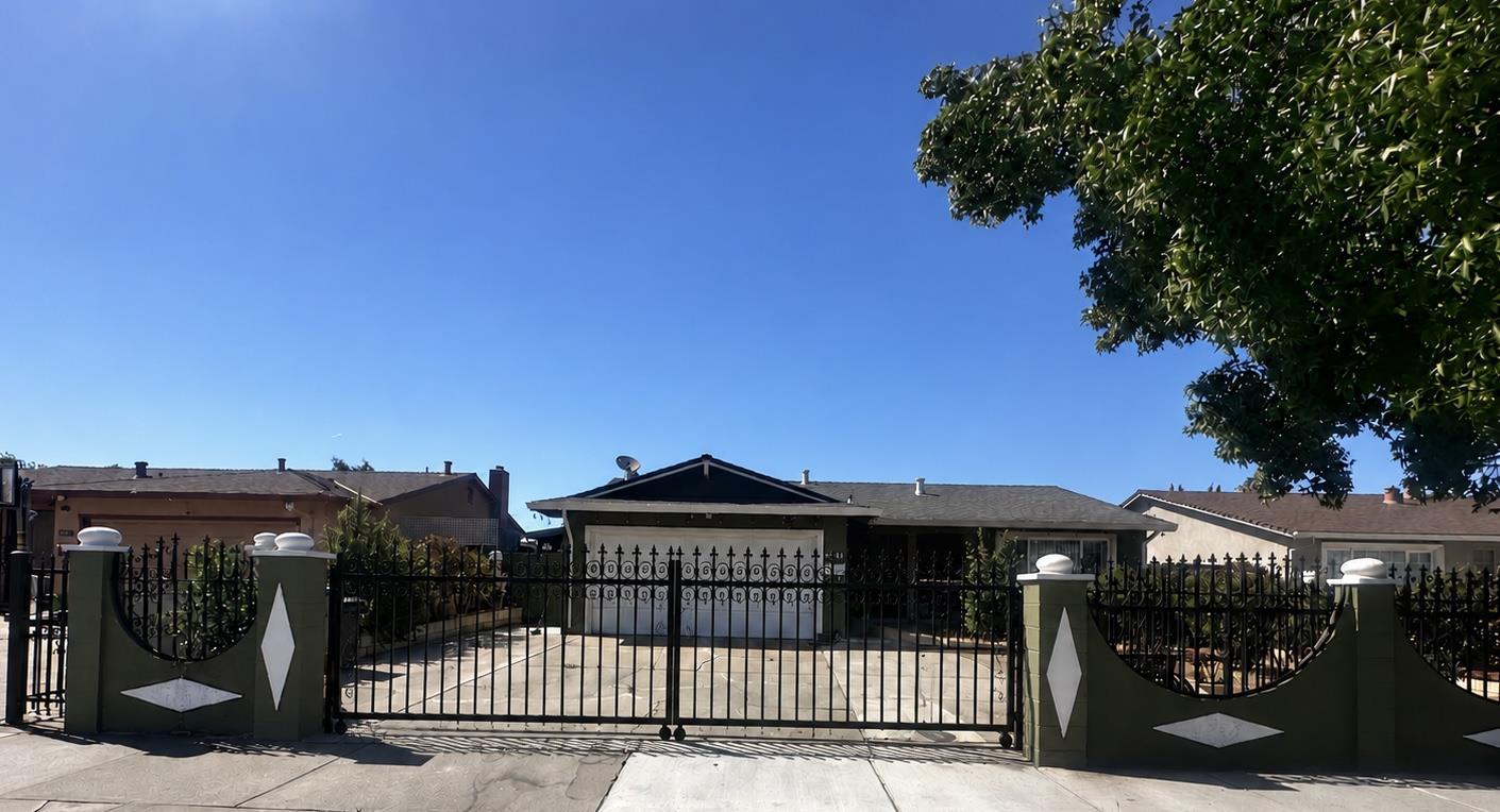 2483 Ocala Ave — photo