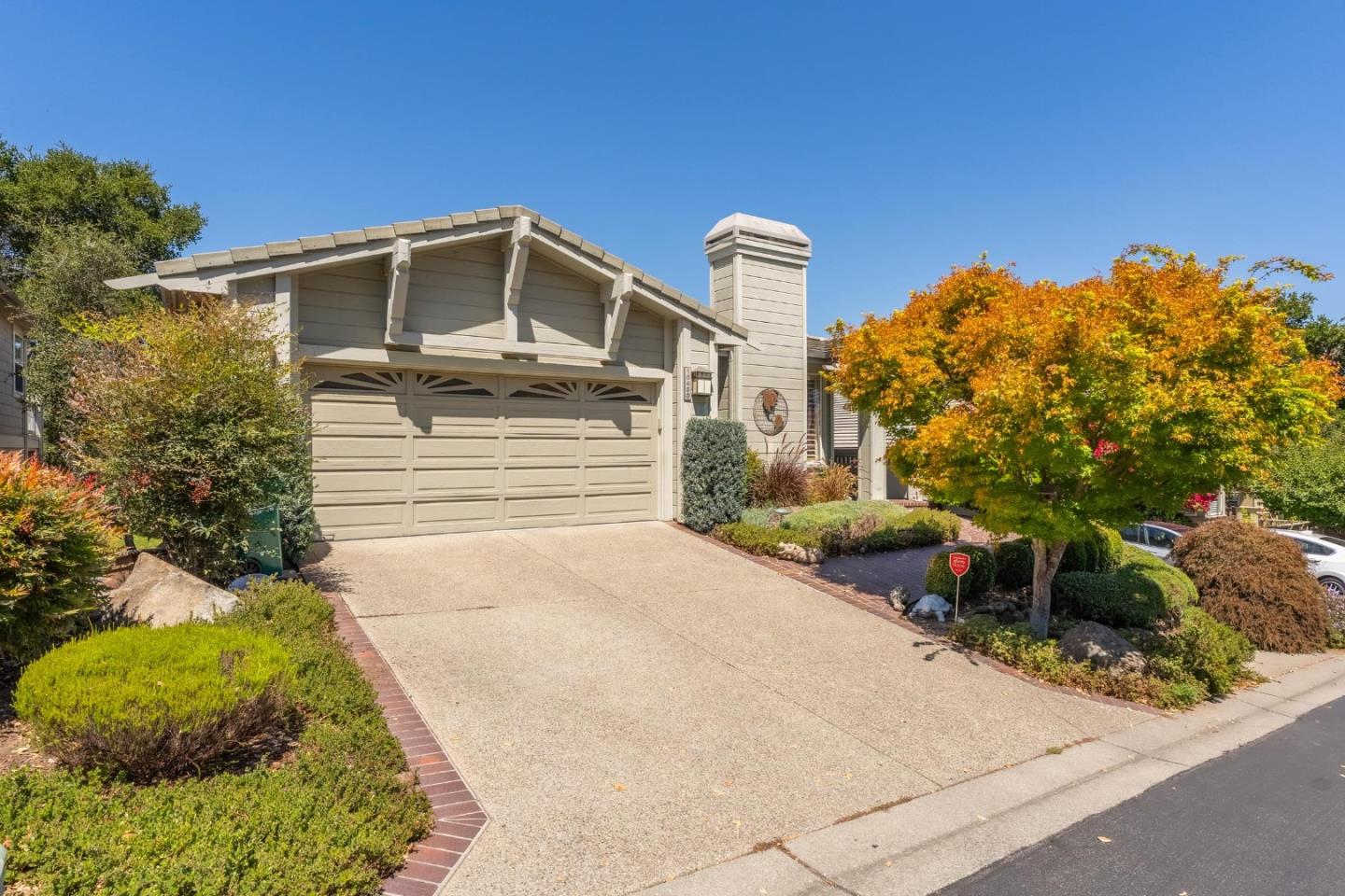 10483 Fairway Ln — photo